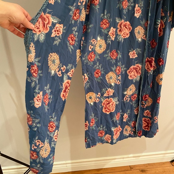 🚩 SOLD- Angie Floral Boho Duster Kimono. Size medium - Picture 6 of 10